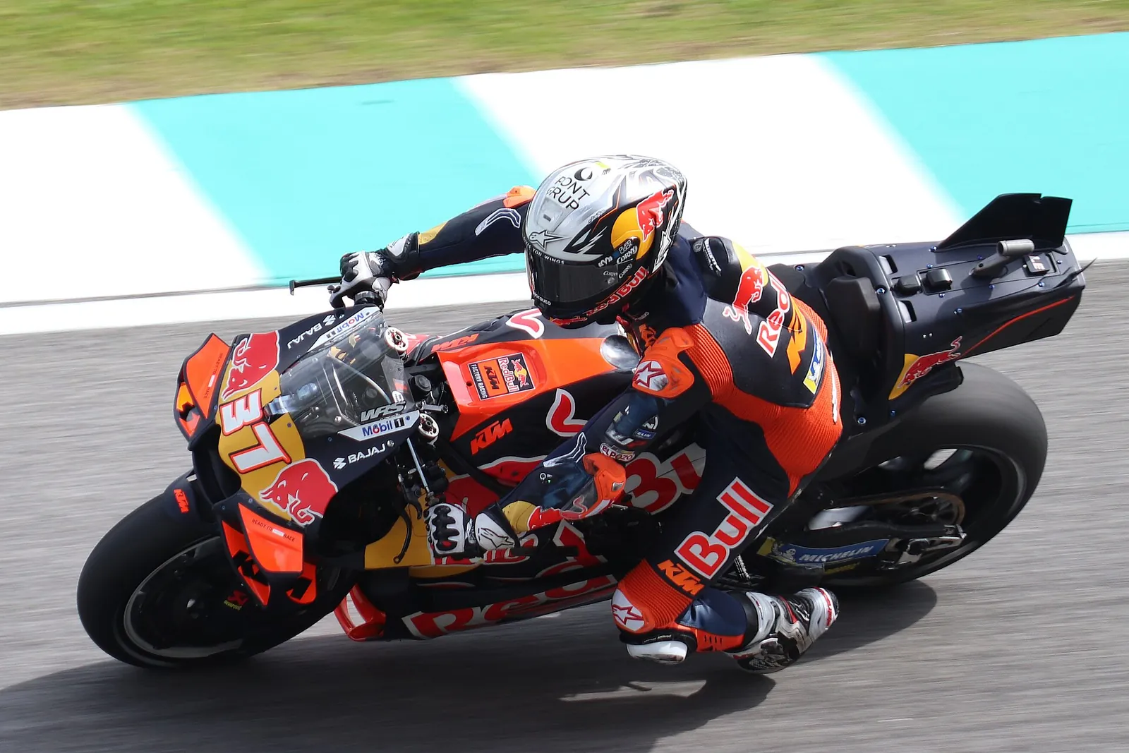 Pedro Acosta en piste sur la KTM