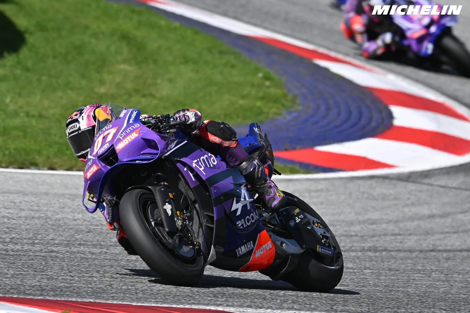 Toprak Razgatlioglu sur la Yamaha Pramac violette numéro 7