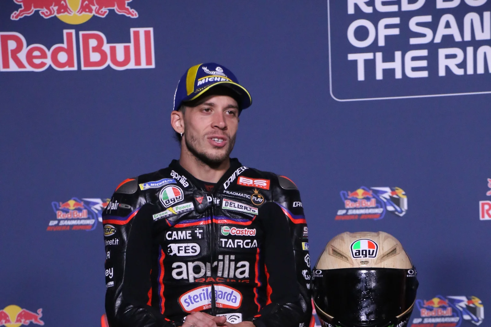 Marco Bezzecchi en combinaison Aprilia au Grand Prix de Saint-Marin 2025