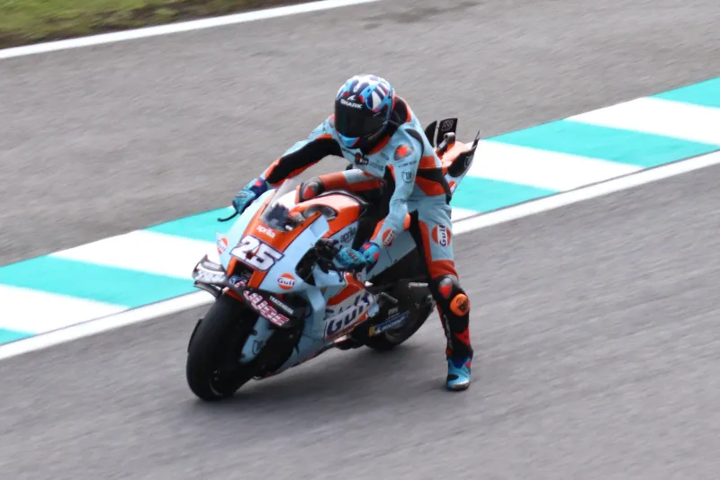 Raúl Fernández sur l’Aprilia Trackhouse numéro 25 au Grand Prix de Malaisie 2025